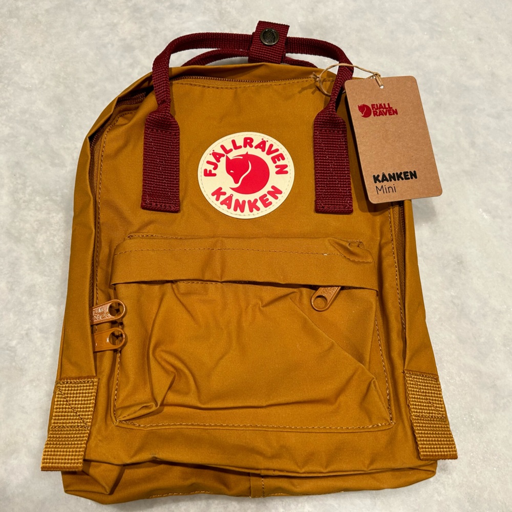 NWT Fjallraven Kanken Mini Acorn-Ox Red